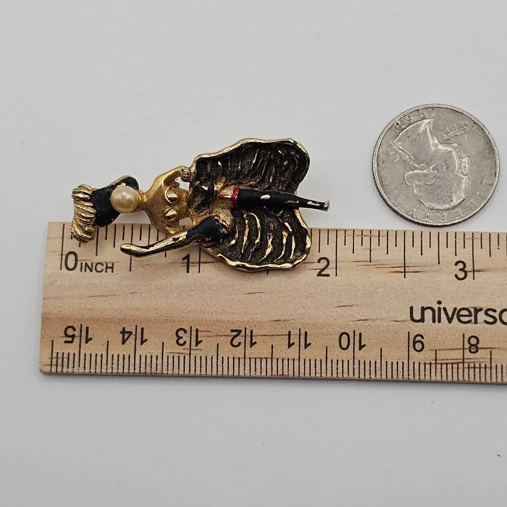 VTG Gold-Tone Enamel Painted Pearl Faced French Cabernet Cancan Dancer‎ Brooch